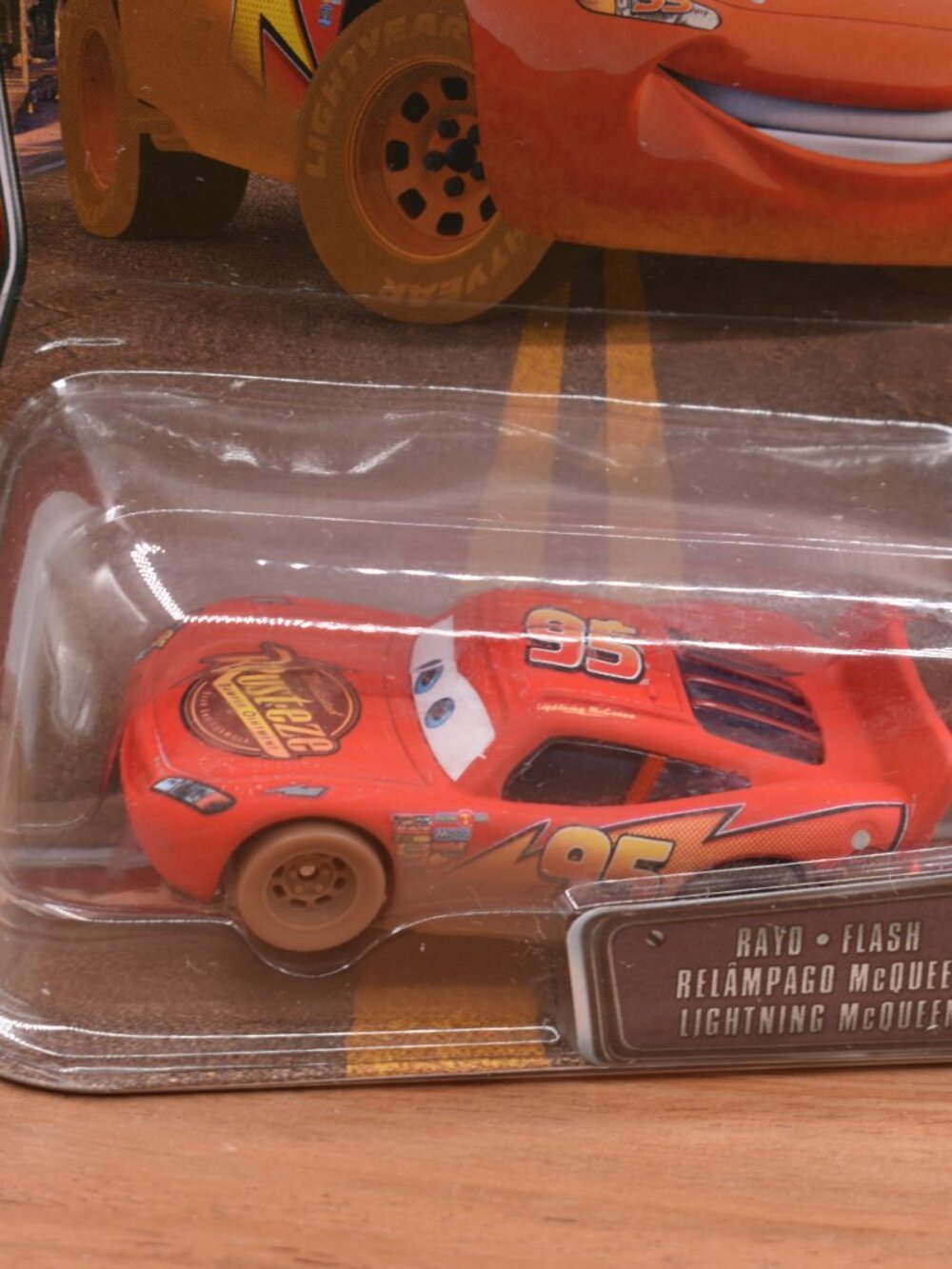 Disney Pixar THE WORLD OF CARS 2007 Series 03 Dirt Track McQueen Rayo Flash - Picture 3 of 7